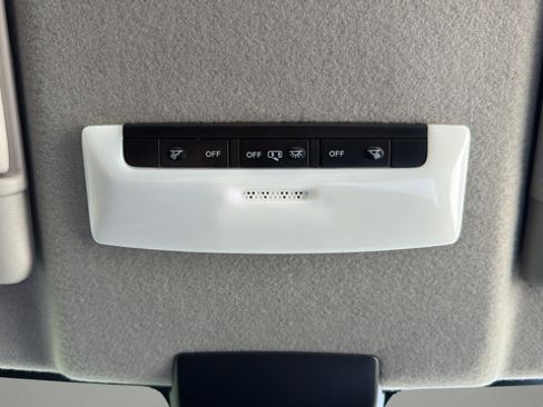 Certified 2025 Nissan Kicks Play S FWD image 19