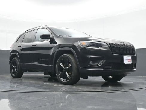Used 2021 Jeep Cherokee Latitude Plus image 24
