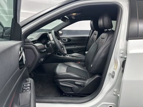 Used 2025 Jeep Compass Trailhawk w/ Trailer Tow Group image 9