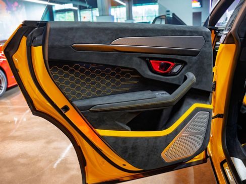 Used 2024 Lamborghini Urus Performante image 17