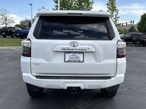 Used 2016 Toyota 4Runner SR5 w/ Four Season Floor Mat Package AWD/4WD image 19