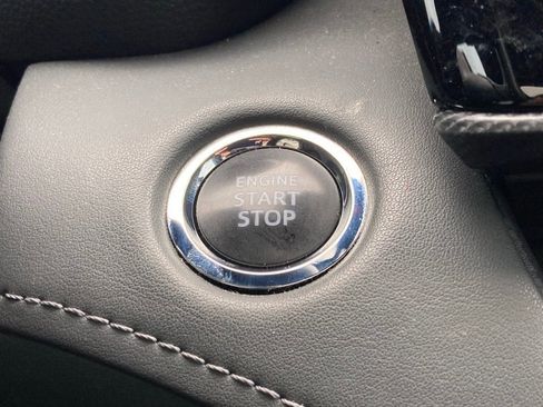 Used 2023 Toyota Highlander XSE image 19