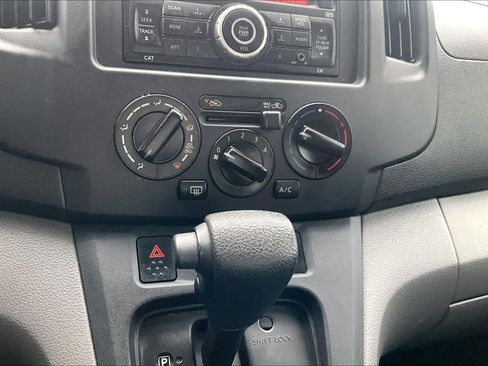 Used 2014 Nissan NV200 SV w/ Exterior Appearance Package FWD image 31
