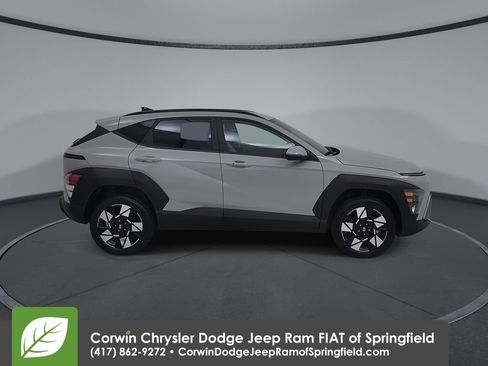 Used 2025 Hyundai Kona SEL AWD/4WD image 17
