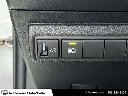 Used 2021 Toyota Corolla LE image 23