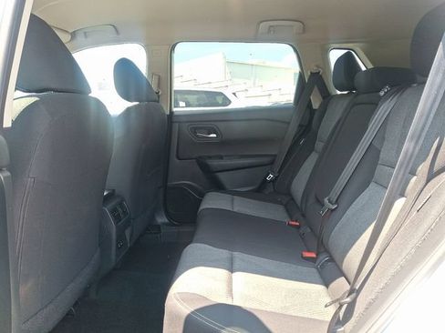 Used 2025 Nissan Rogue SV AWD/4WD image 10