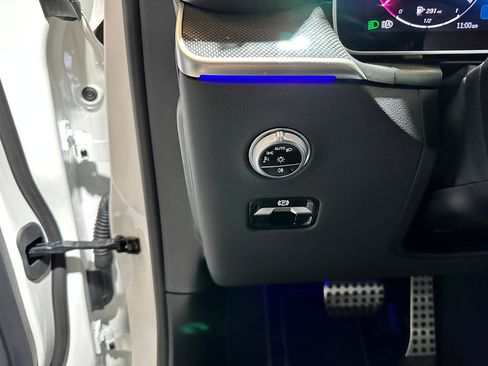 Used 2025 Mercedes-Benz GLC 43 AMG 4MATIC image 17