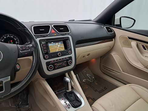 Used 2012 Volkswagen Eos Lux image 18