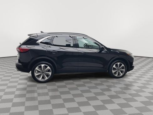 Certified 2024 Ford Escape Platinum image 40