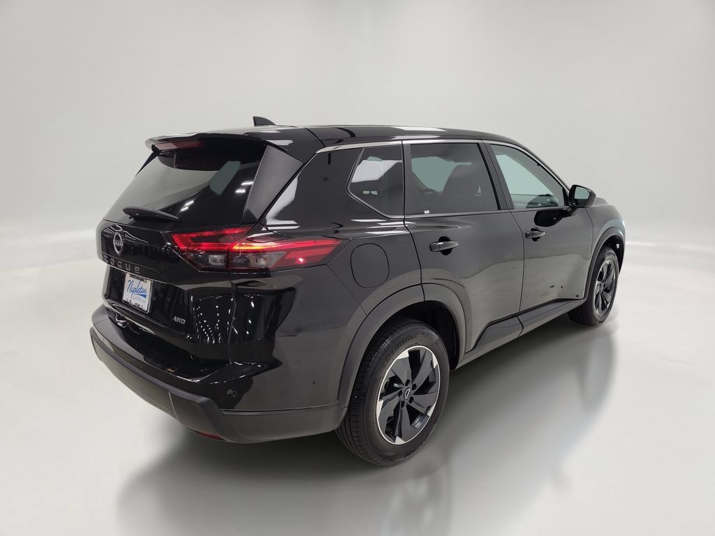 Used 2025 Nissan Rogue SV AWD/4WD image 5
