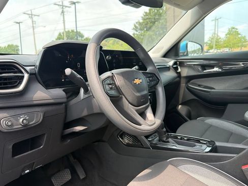 Used 2025 Chevrolet TrailBlazer LT FWD image 10