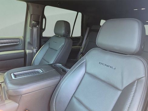Used 2021 GMC Yukon Denali RWD image 25