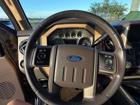Used 2016 Ford F250 Lariat w/ Lariat Ultimate Package AWD/4WD image 9