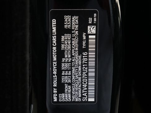 Certified 2023 Rolls-Royce Cullinan AWD/4WD image 32