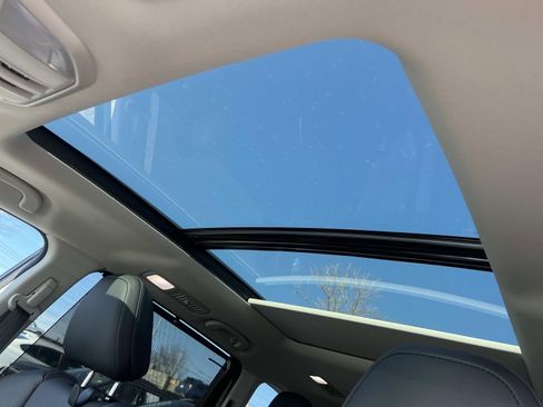 Certified 2025 Subaru Ascent Limited w/ Popular Package #1 image 32