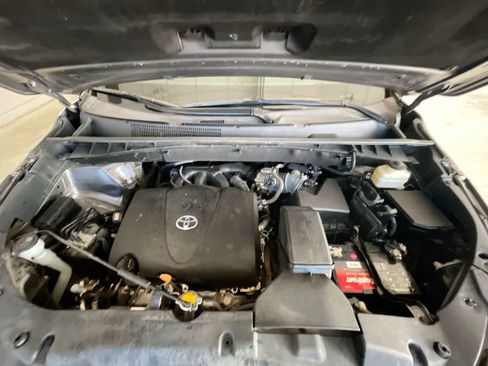 Used 2017 Toyota Highlander Limited image 27