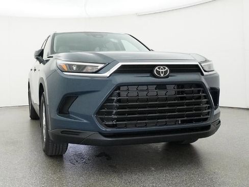New 2026 Toyota Grand Highlander XLE image 30