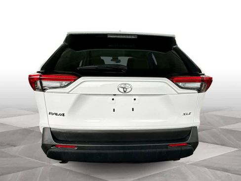Used 2025 Toyota RAV4 XLE w/ Convenience Package image 7