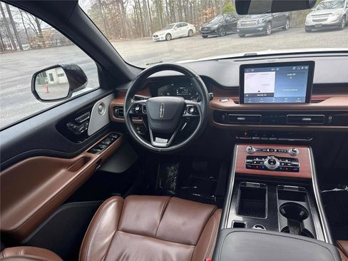 Used 2022 Lincoln Aviator Reserve w/ Equipment Group 201A image 13