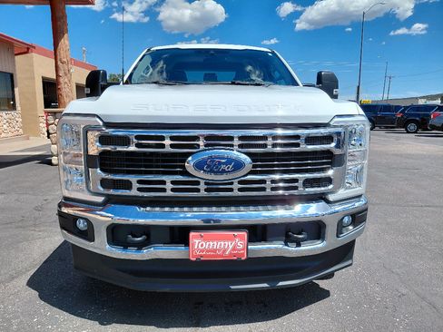 Used 2024 Ford F350 XLT w/ FX4 Off-Road Package AWD/4WD image 3