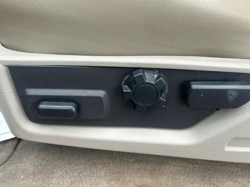 Used 2010 Ford F250 Lariat image 15