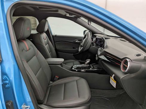 New 2025 Chevrolet Trax RS w/ Sunroof Package image 22