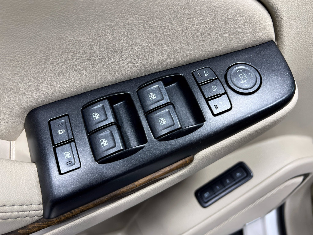 Used 2018 GMC Yukon Denali AWD/4WD image 16