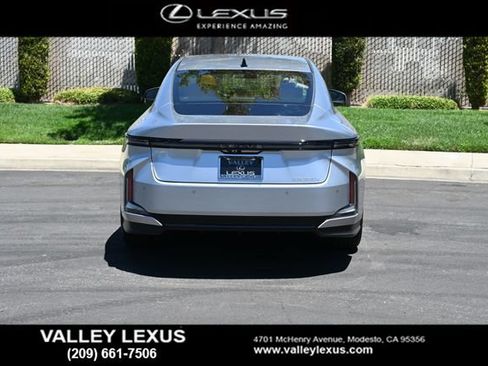 New 2026 Lexus ES 350e w/ Convenience Package FWD image 5