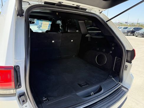 Used 2018 Jeep Grand Cherokee Altitude AWD/4WD image 11