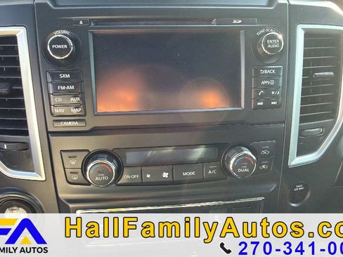Used 2018 Nissan Titan SV w/ SV Convenience Package image 26