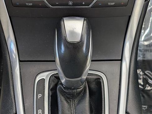 Used 2018 Ford Edge Titanium w/ Technology Package image 12