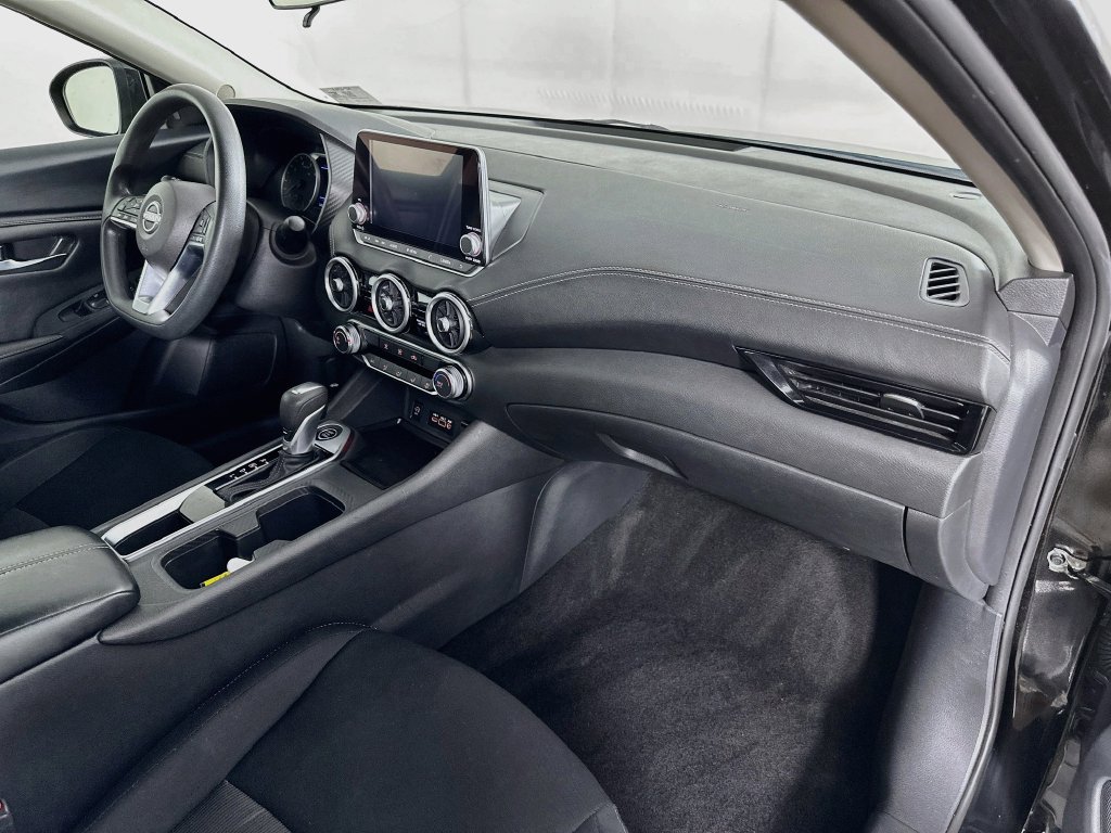 Used 2025 Nissan Sentra SV FWD image 34