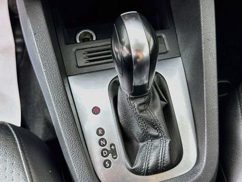 Used 2014 Volkswagen Jetta SE FWD image 19