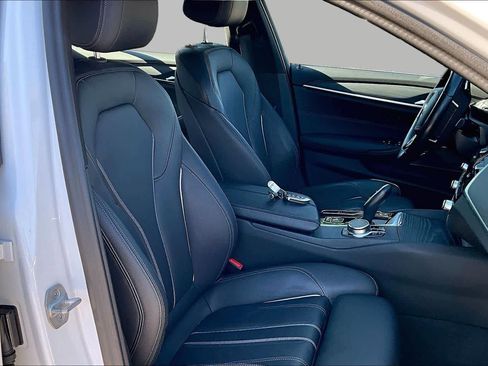 Used 2023 BMW 530i w/ Premium Package RWD image 8