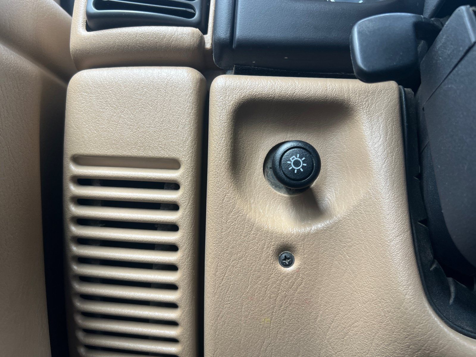 Used 1999 Jeep Wrangler Sahara AWD/4WD image 30