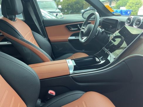 Certified 2025 Mercedes-Benz GLC 300 image 11