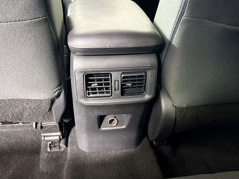 Used 2022 Toyota RAV4 LE AWD/4WD image 25