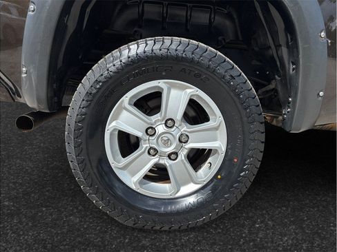 Used 2019 Toyota Tundra Limited w/ Limited Premium Package AWD/4WD image 15