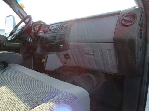 Used 2016 Ford F650 2WD Regular Cab Super Duty image 27