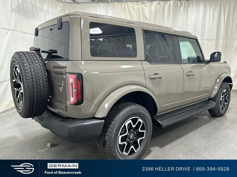 New 2025 Ford Bronco Outer Banks image 8