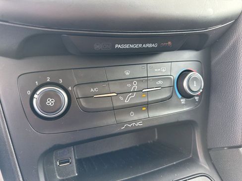 Used 2018 Ford Focus SE image 15