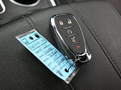 Used 2023 Chevrolet Traverse LT FWD image 27