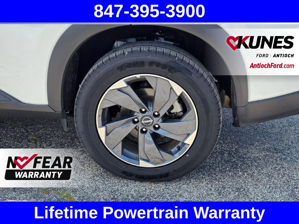 Used 2025 Nissan Rogue SV FWD image 16