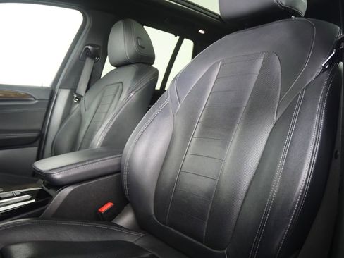 Used 2018 BMW X3 xDrive30i w/ Executive Package image 12