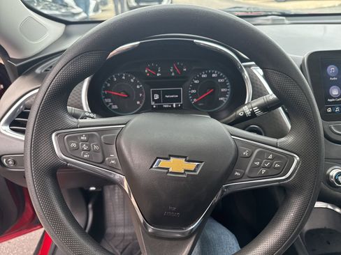 Used 2021 Chevrolet Malibu LT FWD image 28