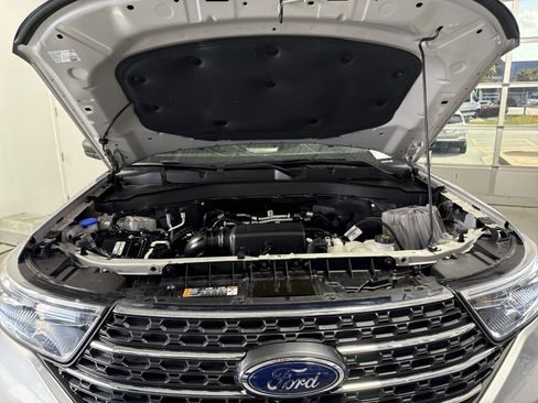 Used 2023 Ford Explorer XLT w/ Class IV Trailer Tow Package AWD/4WD image 29