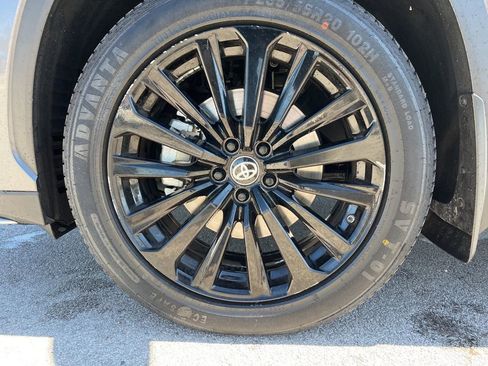 Used 2024 Toyota Highlander XSE image 12