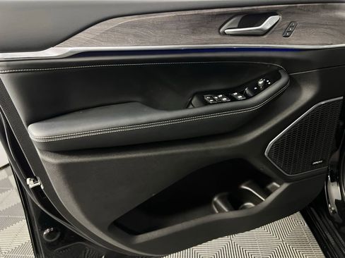 Used 2023 Jeep Grand Cherokee L Overland w/ Trailer Tow Group (B) image 27