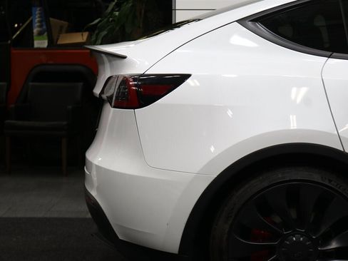 Used 2023 Tesla Model Y Performance image 46