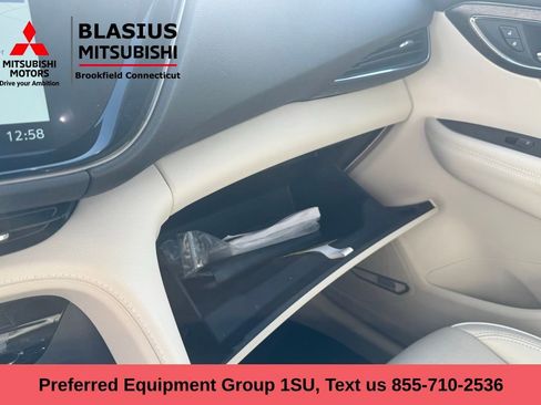 Used 2022 Buick Envision Avenir w/ Technology Package II image 26